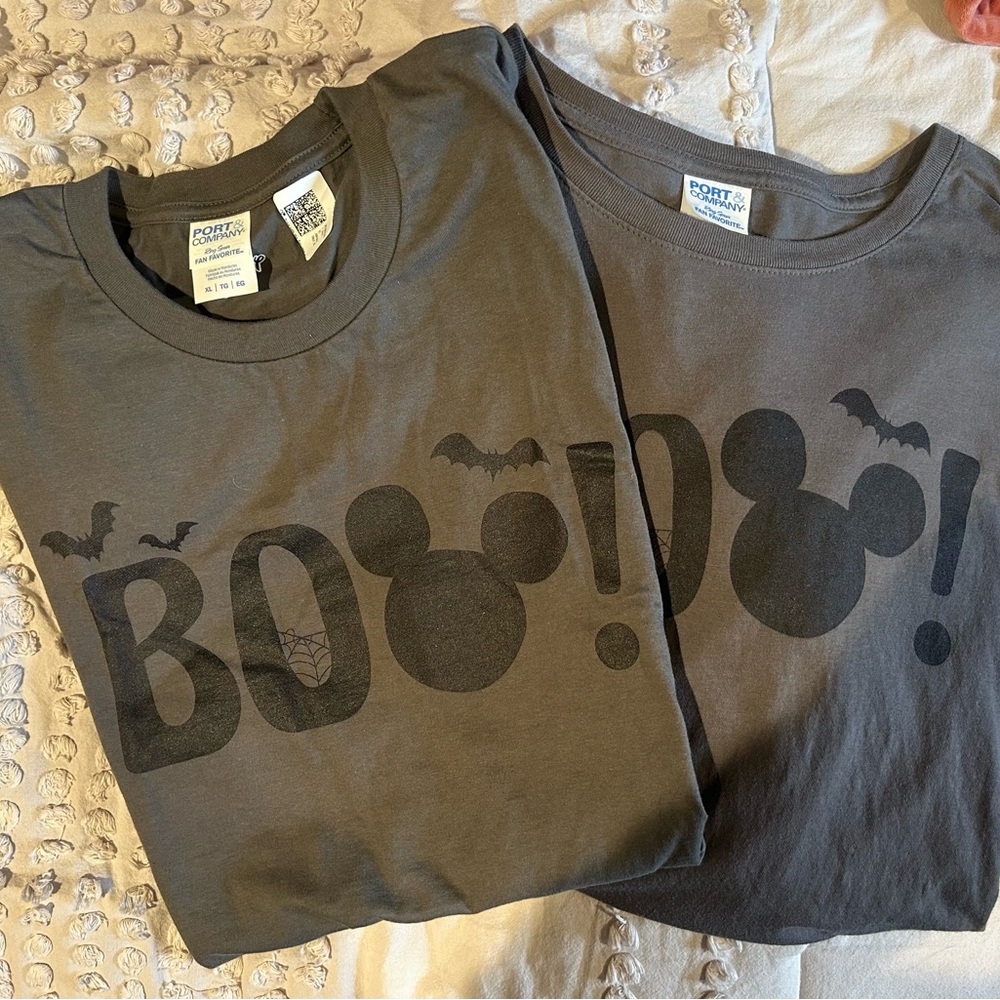 Disney Mickey & Friends Halloween Spooky BOO! Gray T-Shirt’s